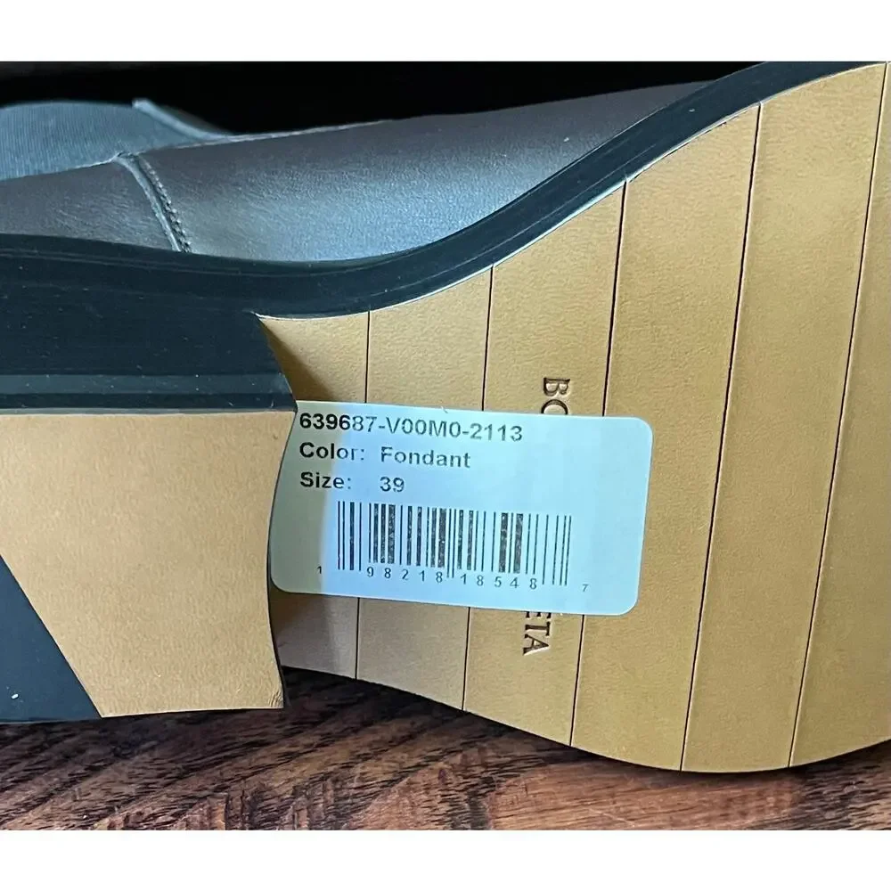 $1,800 NIB Bottega Veneta Black Leather Brown Heel Chelsea Boots Size 39(6)